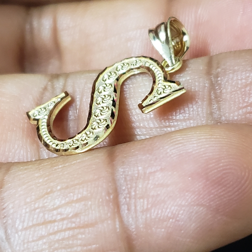 10kt Gold Letter S Pendant - Picture 11 of 11